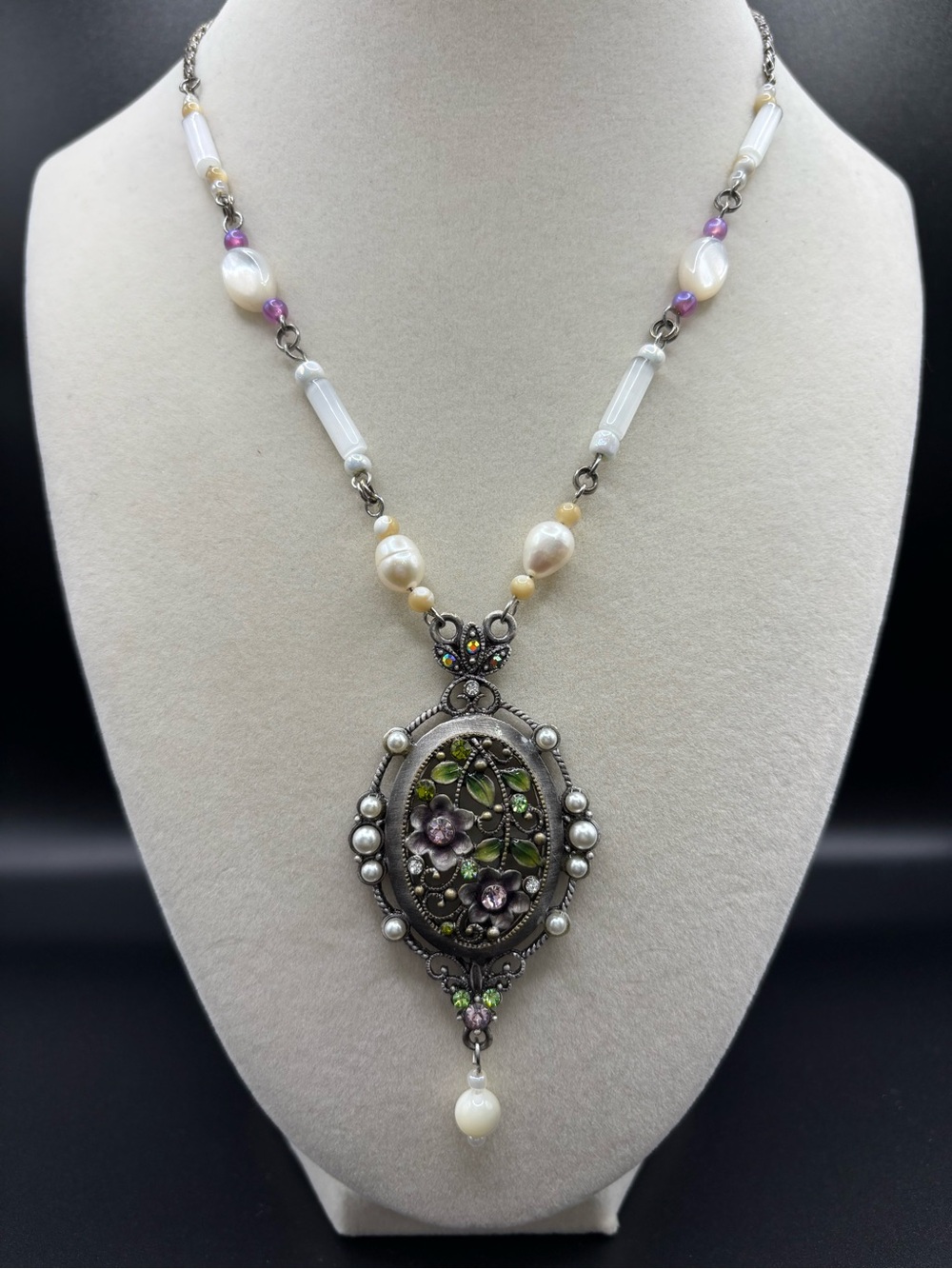 Vintage Floral Pearl Pendant Necklace Victorian Style